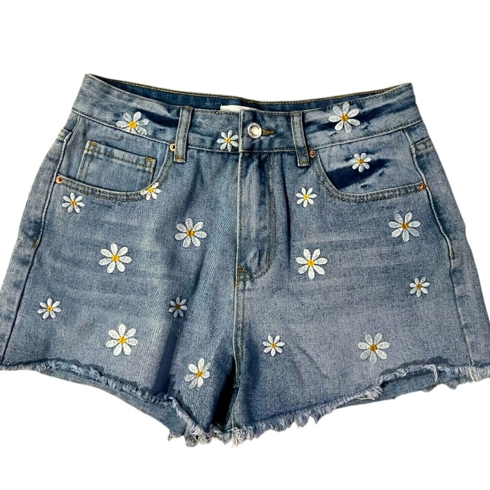 Jean shorts by Angel Kiss daisy embroidered shorts frayed edge size: 5/27